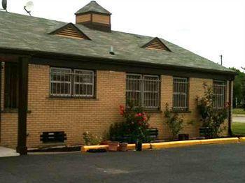 Evergreen Motel Inkster Exterior photo